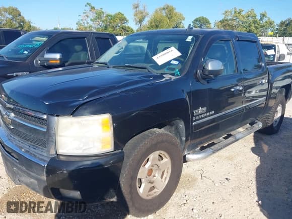 ✅ 2010 Chevrolet Silverado 1500 LT • VIN: 3GCRCSE07AG238833 • Лот: 43588856. Опубликован ранее на IAAI с пробегом 272 546 миль. Бесплатный доступ к архиву аукционных продаж из США и подробный отчёт об истории автомобиля на DreamBid. Изображение 2.