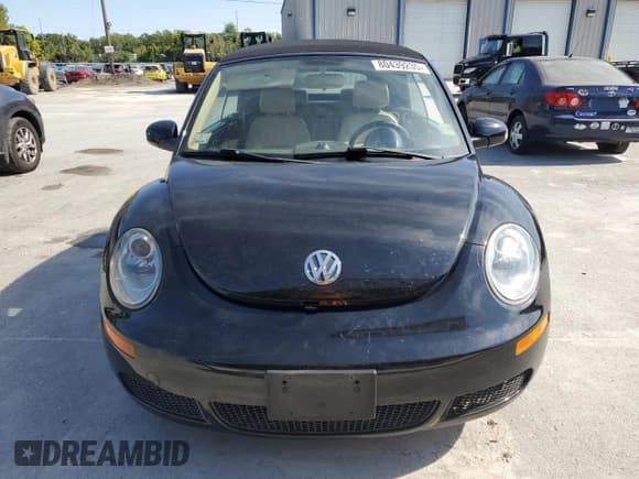 ✅ 2010 Volkswagen Beetle • VIN: 3VWRG3AL8AM009568 • Lot: 80439235. Wystawiony na Copart z przebiegiem 82 384 mil. Bezpłatny archiwum sprzedaży aukcyjnych z USA i szczegółowy raport historii pojazdu na DreamBid. Zdjęcie 5.