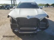 ✅ 2024 BMW X3 M • VIN: 5YM13EC05R9X09527 • Lot: 90107515. Wystawiony na Copart z przebiegiem 12 960 mil. Bezpłatny archiwum sprzedaży aukcyjnych z USA i szczegółowy raport historii pojazdu na DreamBid. Zdjęcie 5.