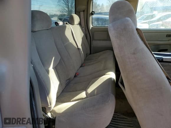 ✅ 2006 Chevrolet Silverado 1500 LT1 • VIN: 2GCEK19N961200277 • Лот: 84106764. Опубликован ранее на Copart с пробегом 377 603 миль. Бесплатный доступ к архиву аукционных продаж из США и подробный отчёт об истории автомобиля на DreamBid. Изображение 10.