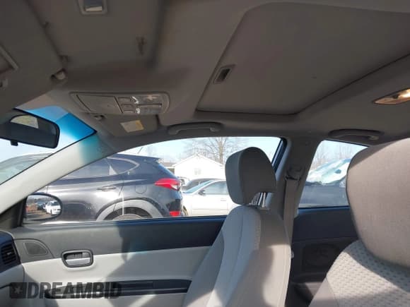 ✅ 2008 Hyundai Accent SE • VIN: KMHCN36C38U065748 • Лот: 41512616. Опубликован ранее на IAAI с пробегом 143 860 миль. Бесплатный доступ к архиву аукционных продаж из США и подробный отчёт об истории автомобиля на DreamBid. Изображение 17.