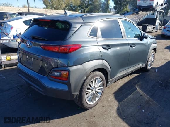 ✅ 2019 Hyundai Kona SEL • VIN: KM8K62AA1KU369063 • Лот: 43496381. Опубликован ранее на IAAI с пробегом 56 663 миль. Бесплатный доступ к архиву аукционных продаж из США и подробный отчёт об истории автомобиля на DreamBid. Изображение 4.