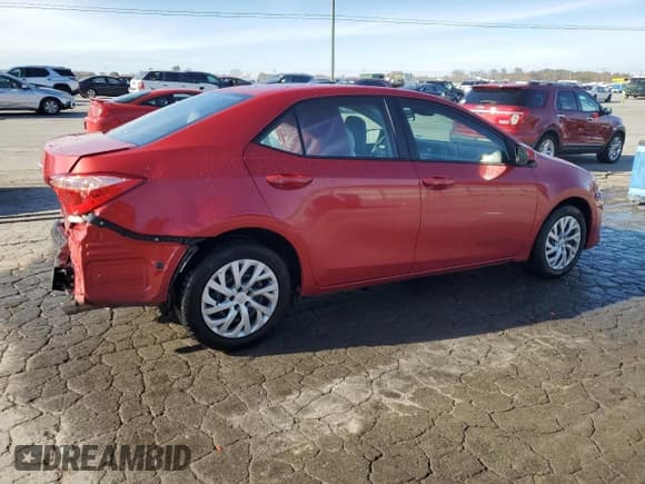 ✅ 2018 Toyota Corolla SE • VIN: 5YFBURHE3JP821408 • Lot: 92132245. Wystawiony na Copart z przebiegiem 91 949 mil. Bezpłatny archiwum sprzedaży aukcyjnych z USA i szczegółowy raport historii pojazdu na DreamBid. Zdjęcie 3.