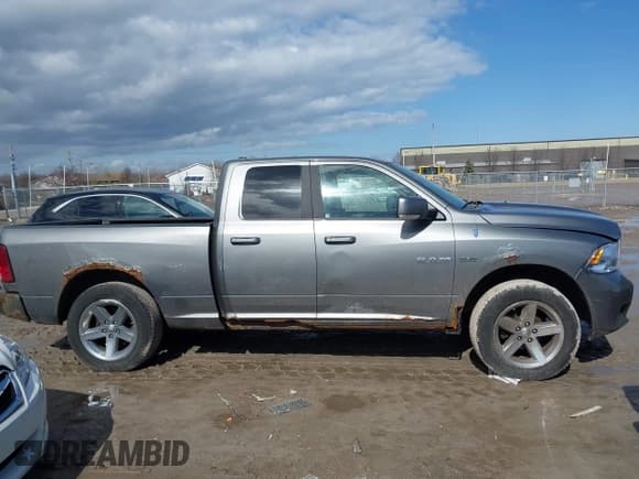 ✅ 2009 Dodge 1500 SLT • VIN: 1D3HV18T29S708378 • Lot: 41721700. Wystawiony na IAAI z przebiegiem 182 705 mil. Bezpłatny archiwum sprzedaży aukcyjnych z USA i szczegółowy raport historii pojazdu na DreamBid. Zdjęcie 13.