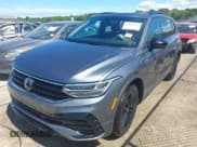 ✅ 2022 Volkswagen Tiguan SE R-Line Black • VIN: 3VV8B7AX9NM066456 • Lot: 43085073. Wystawiony na IAAI z przebiegiem 15 415 mil. Bezpłatny archiwum sprzedaży aukcyjnych z USA i szczegółowy raport historii pojazdu na DreamBid. Zdjęcie 18.