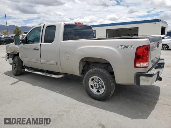 ✅ 2008 GMC Sierra 2500HD SLE1 • VIN: 1GTHK29K58E118167 • Лот: 59136575. Опубликован ранее на Copart с пробегом 139 223 миль. Бесплатный доступ к архиву аукционных продаж из США и подробный отчёт об истории автомобиля на DreamBid. Изображение 2.