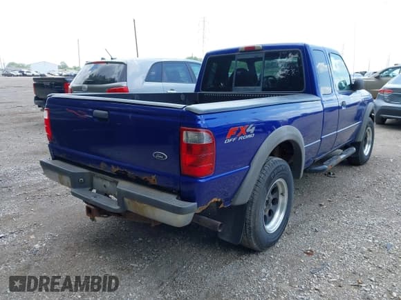 ✅ 2003 Ford Ranger XL Fleet • VIN: 1FTZR45E53PA19339 • Lot: 42600946. Wystawiony na IAAI z przebiegiem 227 559 mil. Bezpłatny archiwum sprzedaży aukcyjnych z USA i szczegółowy raport historii pojazdu na DreamBid. Zdjęcie 4.