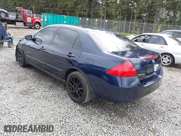 2006 Honda Accord VP with VIN 1HGCM56106A014404, listed as a IAAI auction lot 42272931 with 250,894 mi miles and . Bid and sale history available at DreamBid. Image 3.