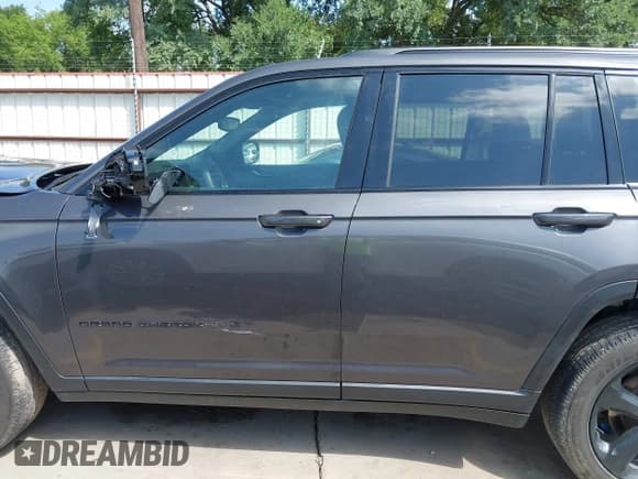 ✅ 2023 Jeep Grand Cherokee Laredo • VIN: 1C4RJHAG6PC546003 • Lot: 42200015. Listed on IAAI with 20,076 mi. Free auction sales archive from the USA and detailed vehicle history report at DreamBid. Image 15.