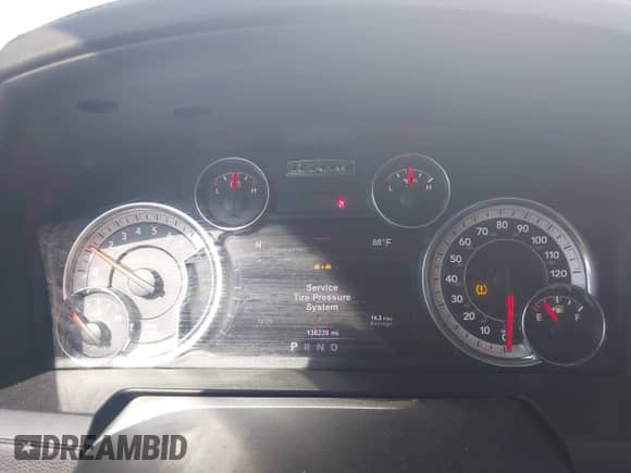 2017 Ram 1500 Night z VIN 1C6RR7MT0HS561087, wystawiony jako IAAI lot #43188191 z przebiegiem 138 239 mil mil oraz . Historia ofert i sprzedaży dostępna na DreamBid. Obrazek 7.