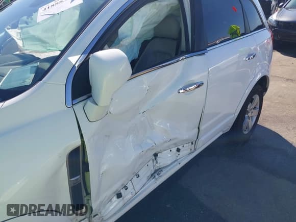 ✅ 2012 Chevrolet Captiva Sport LT • VIN: 3GNAL3E52CS644704 • Lot: 41888330. Wystawiony na IAAI z przebiegiem 134 402 mil. Bezpłatny archiwum sprzedaży aukcyjnych z USA i szczegółowy raport historii pojazdu na DreamBid. Zdjęcie 6.