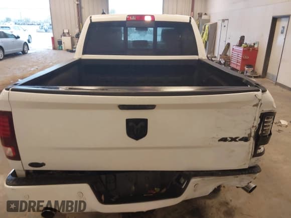 ✅ 2018 Ram 1500 Night • VIN: 1C6RR7MT0JS189238 • Lot: 43504875. Wystawiony na IAAI z przebiegiem 93 609 mil. Bezpłatny archiwum sprzedaży aukcyjnych z USA i szczegółowy raport historii pojazdu na DreamBid. Zdjęcie 16.