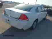 2008 Chevrolet Impala LS z VIN 2G1WB58KX89116307, wystawiony jako IAAI lot #42606611 z przebiegiem 251 682 mil mil oraz . Historia ofert i sprzedaży dostępna na DreamBid. Obrazek 4.