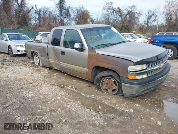 ✅ 2000 Chevrolet Silverado 1500 LS • VIN: 1GCEC19V8YZ336729 • Лот: 43858171. Опубликован ранее на IAAI с пробегом 301 008 миль. Бесплатный доступ к архиву аукционных продаж из США и подробный отчёт об истории автомобиля на DreamBid. Изображение 1.