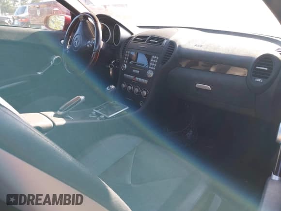 ✅ 2006 Mercedes-Benz SLK 280 • VIN: WDBWK54F26F095570 • Lot: 42463087. Listed on IAAI with 121,080 mi. Free auction sales archive from the USA and detailed vehicle history report at DreamBid. Image 5.