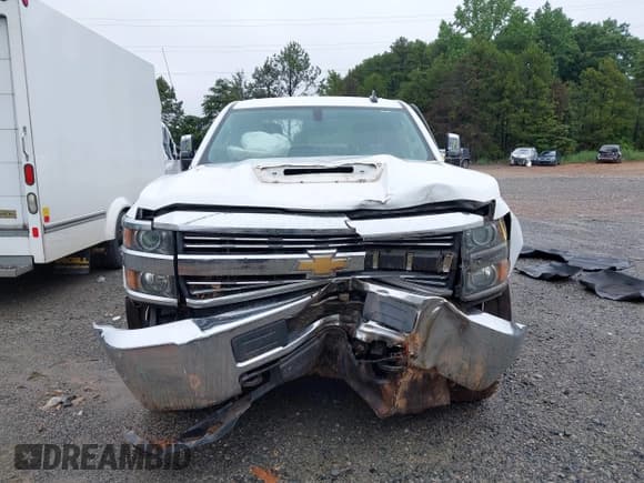 ✅ 2017 Chevrolet Silverado 2500HD LT • VIN: 1GC1KVEY4HF182790 • Lot: 42357385. Wystawiony na IAAI z przebiegiem 189 755 mil. Bezpłatny archiwum sprzedaży aukcyjnych z USA i szczegółowy raport historii pojazdu na DreamBid. Zdjęcie 12.