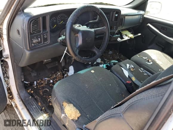 ✅ 2001 Chevrolet Silverado 2500HD LS • VIN: 1GCHK29U81E232882 • Lot: 59601115. Wystawiony na Copart z przebiegiem Nie podano. Bezpłatny archiwum sprzedaży aukcyjnych z USA i szczegółowy raport historii pojazdu na DreamBid. Zdjęcie 8.