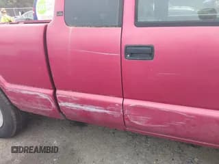 ✅ 1995 Chevrolet S-10 LS • VIN: 1GCCS1942S8186938 • Лот: 41924927. Опубликован ранее на IAAI с пробегом 290 015 миль. Бесплатный доступ к архиву аукционных продаж из США и подробный отчёт об истории автомобиля на DreamBid. Изображение 6.