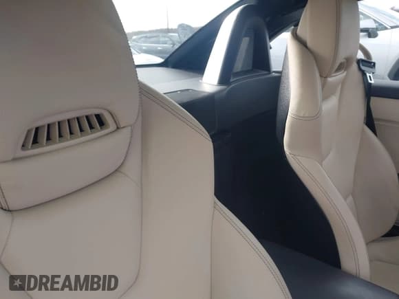 ✅ 2015 Mercedes-Benz SLK 250 • VIN: WDDPK4HA4FF098264 • Лот: 43648973. Опубликован ранее на IAAI с пробегом 41 829 миль. Бесплатный доступ к архиву аукционных продаж из США и подробный отчёт об истории автомобиля на DreamBid. Изображение 8.