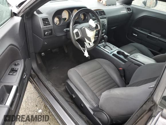 ✅ 2013 Dodge Challenger SXT • VIN: 2C3CDYAG0DH649377 • Lot: 49311435. Wystawiony na Copart z przebiegiem 174 087 mil. Bezpłatny archiwum sprzedaży aukcyjnych z USA i szczegółowy raport historii pojazdu na DreamBid. Zdjęcie 8.