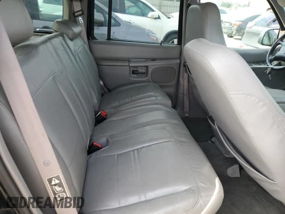 ✅ 2001 Ford Explorer XLT • VIN: 1FMDU73EX1ZA06855 • Lot: 81320605. Wystawiony na Copart z przebiegiem 147 020 mil. Bezpłatny archiwum sprzedaży aukcyjnych z USA i szczegółowy raport historii pojazdu na DreamBid. Zdjęcie 11.