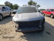 ✅ 2023 Chevrolet Suburban LS • VIN: 1GNSKBKD2PR184823 • Lot: 71036134. Wystawiony na Copart z przebiegiem 42 991 mil. Bezpłatny archiwum sprzedaży aukcyjnych z USA i szczegółowy raport historii pojazdu na DreamBid. Zdjęcie 5.