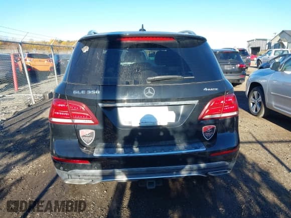 ✅ 2017 Mercedes-Benz GLE 350 • VIN: 4JGDA5HB2HA965946 • Lot: 43610428. Wystawiony na IAAI z przebiegiem 95 991 mil. Bezpłatny archiwum sprzedaży aukcyjnych z USA i szczegółowy raport historii pojazdu na DreamBid. Zdjęcie 16.