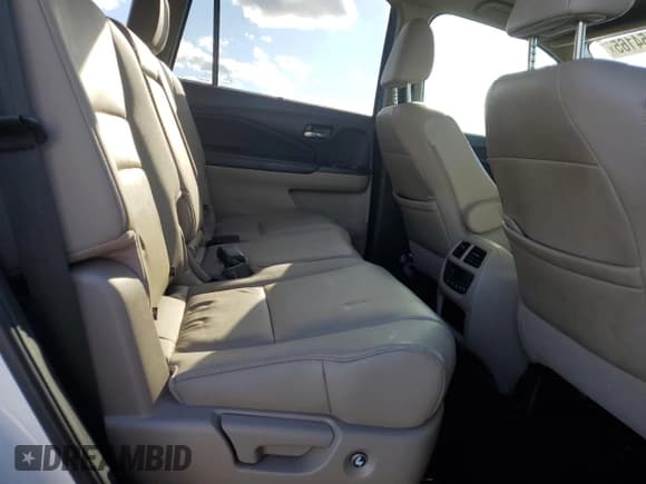 ✅ 2019 Honda Pilot EX-L • VIN: 5FNYF6H53KB071833 • Lot: 92154165. Wystawiony na Copart z przebiegiem 89 587 mil. Bezpłatny archiwum sprzedaży aukcyjnych z USA i szczegółowy raport historii pojazdu na DreamBid. Zdjęcie 11.