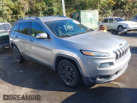 ✅ 2016 Jeep Cherokee Latitude • VIN: 1C4PJLCB2GW376832 • Lot: 43470329. Wystawiony na IAAI z przebiegiem 154 748 mil. Bezpłatny archiwum sprzedaży aukcyjnych z USA i szczegółowy raport historii pojazdu na DreamBid. Zdjęcie 1.