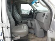 ✅ 2014 Ford Econoline Cargo Commercial • VIN: 1FTNS2EW3EDA71055 • Lot: 42443154. Wystawiony na IAAI z przebiegiem 199 569 mil. Bezpłatny archiwum sprzedaży aukcyjnych z USA i szczegółowy raport historii pojazdu na DreamBid. Zdjęcie 5.