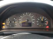 ✅ 2000 Mercedes-Benz CLK 320/430 • VIN: WDBLJ65G7YF126348 • Lot: 46466175. Wystawiony na Copart z przebiegiem 172 879 mil. Bezpłatny archiwum sprzedaży aukcyjnych z USA i szczegółowy raport historii pojazdu na DreamBid. Zdjęcie 9.