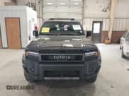 ✅ 2025 Toyota Land Cruiser 1958 Edition • VIN: JTEABFAJ9S5012075 • Lot: 42774869. Wystawiony na IAAI z przebiegiem 5 755 mil. Bezpłatny archiwum sprzedaży aukcyjnych z USA i szczegółowy raport historii pojazdu na DreamBid. Zdjęcie 12.