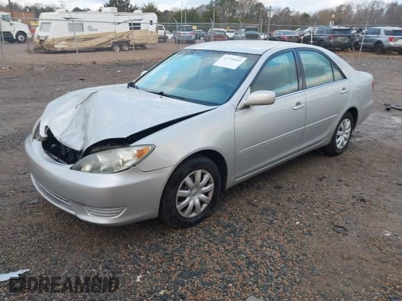 ✅ 2006 Toyota Camry LE • VIN: 4T1BE32K26U705731 • Lot: 43770569. Wystawiony na IAAI z przebiegiem 241 366 mil. Bezpłatny archiwum sprzedaży aukcyjnych z USA i szczegółowy raport historii pojazdu na DreamBid. Zdjęcie 2.