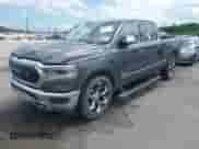 2019 Ram 1500 Limited z VIN 1C6SRFPT0KN519175, wystawiony jako IAAI lot #42545851 z przebiegiem 84 280 mil mil oraz . Historia ofert i sprzedaży dostępna na DreamBid. Obrazek 14.