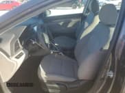 ✅ 2020 Hyundai Elantra SE • VIN: 5NPD74LF6LH590233 • Лот: 83837935. Опубликован ранее на Copart с пробегом 28 646 миль. Бесплатный доступ к архиву аукционных продаж из США и подробный отчёт об истории автомобиля на DreamBid. Изображение 7.