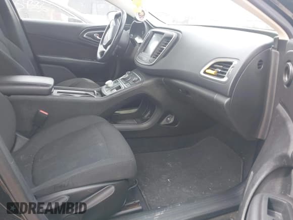 ✅ 2015 Chrysler 200 Limited • VIN: 1C3CCCAB6FN588900 • Лот: 42139791. Опубликован ранее на IAAI с пробегом 132 413 миль. Бесплатный доступ к архиву аукционных продаж из США и подробный отчёт об истории автомобиля на DreamBid. Изображение 5.