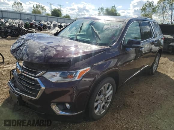 ✅ 2018 Chevrolet Traverse Premier • VIN: 1GNEVJKW2JJ100652 • Lot: 70258634. Wystawiony na Copart z przebiegiem 84 879 mil. Bezpłatny archiwum sprzedaży aukcyjnych z USA i szczegółowy raport historii pojazdu na DreamBid. Zdjęcie 1.