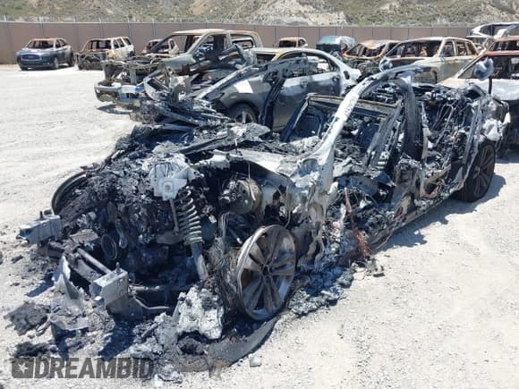 ✅ 2017 Jaguar XJ Portfolio • VIN: SAJWA2G79H8W12492 • Lot: 42529791. Listed on IAAI with Not provided. Free auction sales archive from the USA and detailed vehicle history report at DreamBid. Image 2.