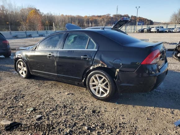✅ 2010 Mercury Milan • VIN: 3MEHM0HA6AR649578 • Lot: 92316845. Listed on Copart with 332,983 mi. Free auction sales archive from the USA and detailed vehicle history report at DreamBid. Image 2.
