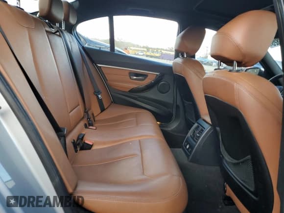 ✅ 2016 BMW 3 Series 328i xDrive • VIN: WBA8E3G53GNT77410 • Лот: 89612825. Опубликован ранее на Copart с пробегом 168 102 миль. Бесплатный доступ к архиву аукционных продаж из США и подробный отчёт об истории автомобиля на DreamBid. Изображение 10.