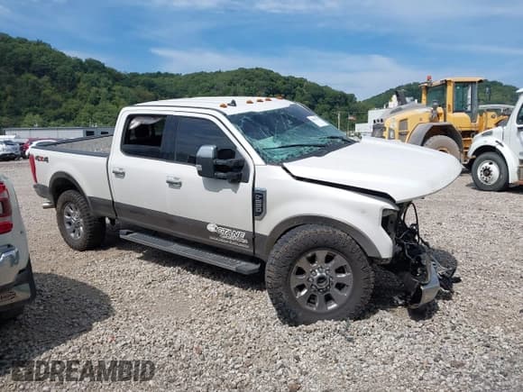 ✅ 2019 Ford F-250 XL • VIN: 1FT7W2B66KED62074 • Lot: 43092018. Listed on IAAI with 103,280 mi. Free auction sales archive from the USA and detailed vehicle history report at DreamBid. Image 12.