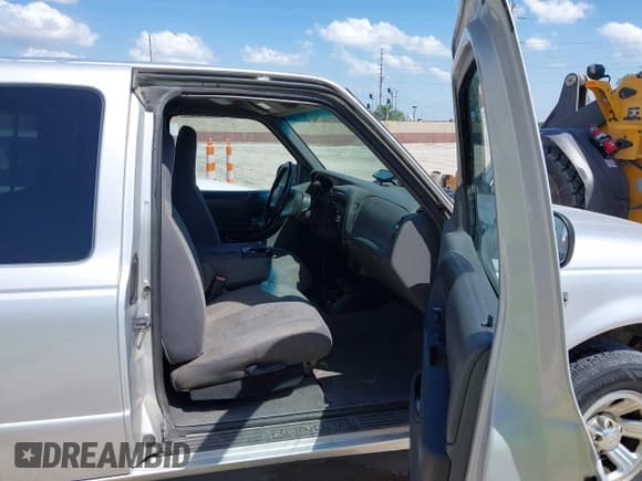 ✅ 2002 Ford Ranger XLT Appearance • VIN: 1FTYR44E72PA67338 • Lot: 42250119. Wystawiony na IAAI z przebiegiem 129 599 mil. Bezpłatny archiwum sprzedaży aukcyjnych z USA i szczegółowy raport historii pojazdu na DreamBid. Zdjęcie 5.
