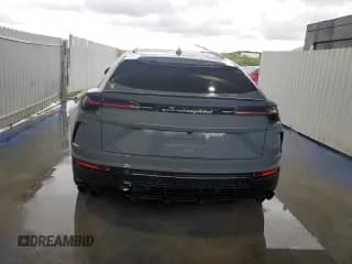✅ 2022 Lamborghini Urus • VIN: ZPBUA1ZL8NLA16768 • Lot: 40152294. Wystawiony na Copart z przebiegiem 10 595 mil. Bezpłatny archiwum sprzedaży aukcyjnych z USA i szczegółowy raport historii pojazdu na DreamBid. Zdjęcie 6.