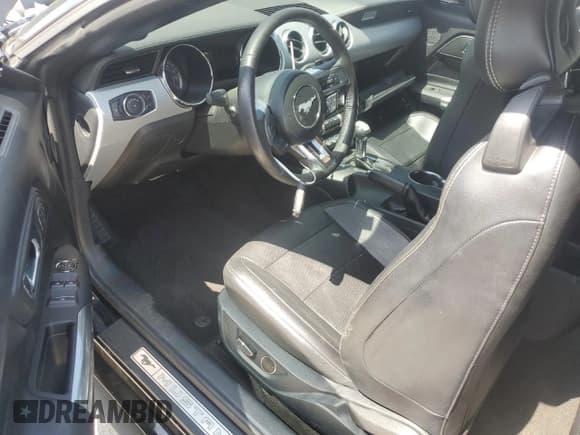 ✅ 2015 Ford Mustang GT Premium • VIN: 1FATP8FF4F5324573 • Lot: 50920815. Wystawiony na Copart z przebiegiem 82 187 mil. Bezpłatny archiwum sprzedaży aukcyjnych z USA i szczegółowy raport historii pojazdu na DreamBid. Zdjęcie 8.