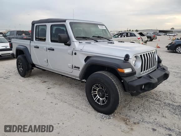 ✅ 2022 Jeep Gladiator Sport • VIN: 1C6HJTAG1NL110162 • Лот: 82398914. Опубликован ранее на Copart с пробегом Не указан. Бесплатный доступ к архиву аукционных продаж из США и подробный отчёт об истории автомобиля на DreamBid. Изображение 4.