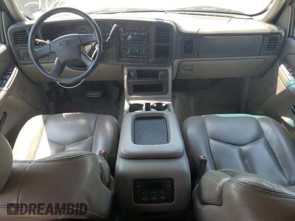 ✅ 2004 Chevrolet Suburban LS • VIN: 3GNEC16Z64G188962 • Лот: 51783375. Опубликован ранее на Copart с пробегом 190 017 миль. Бесплатный доступ к архиву аукционных продаж из США и подробный отчёт об истории автомобиля на DreamBid. Изображение 8.