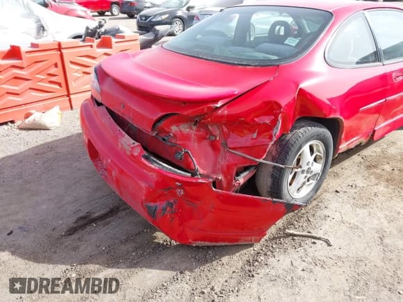 ✅ 2002 Pontiac Grand Prix GT • VIN: 1G2WP12K12F105113 • Lot: 41761228. Listed on IAAI with 179,939 mi. Free auction sales archive from the USA and detailed vehicle history report at DreamBid. Image 6.