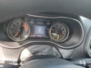 ✅ 2023 Jeep Cherokee Trailhawk • VIN: 1C4PJMBN0PD106916 • Lot: 61921595. Wystawiony na Copart z przebiegiem 16 768 mil. Bezpłatny archiwum sprzedaży aukcyjnych z USA i szczegółowy raport historii pojazdu na DreamBid. Zdjęcie 9.