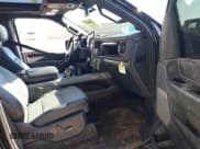 ✅ 2024 Ford F-150 Lightning Lariat • VIN: 1FT6W5L79RWG27644 • Lot: 43680798. Wystawiony na IAAI z przebiegiem Nie podano. Bezpłatny archiwum sprzedaży aukcyjnych z USA i szczegółowy raport historii pojazdu na DreamBid. Zdjęcie 5.