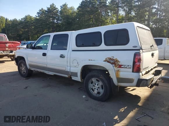 ✅ 2004 Chevrolet Silverado 1500 Z71 • VIN: 2GCEK13T641411585 • Лот: 70198534. Опубликован ранее на Copart с пробегом Не указан. Бесплатный доступ к архиву аукционных продаж из США и подробный отчёт об истории автомобиля на DreamBid. Изображение 2.